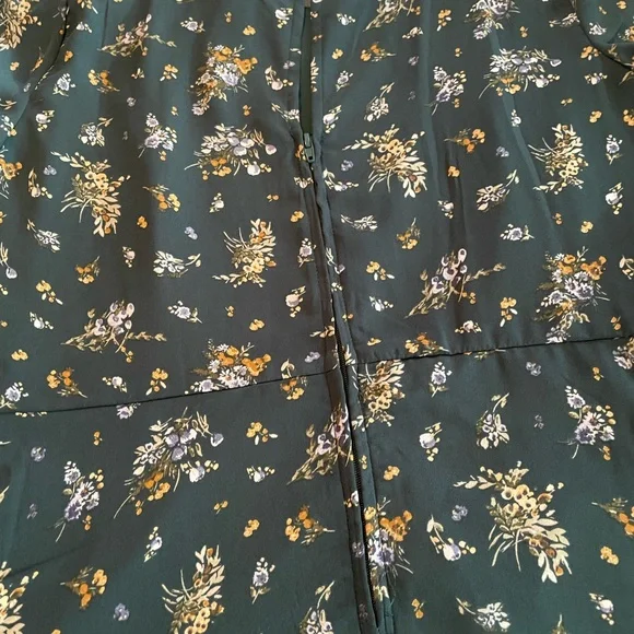 Hunter Green Floral Dresss - Picture 7 of 7